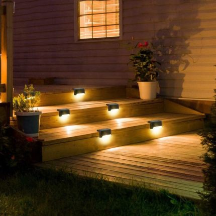 Водоотпорно осветлување за скали - 4 соларни светилки за 600ден.!